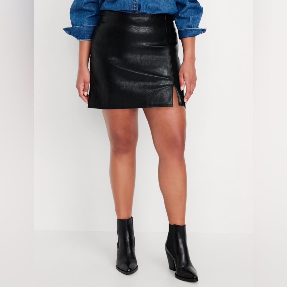 Brand new with tags, Old Navy Faux leather skirt.